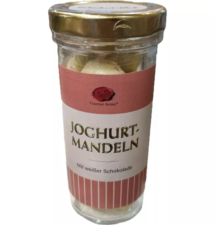 Mit weißer Schokolade im Glas