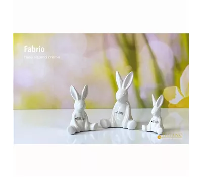 Hase Fabrio sitzend Arm runter creme