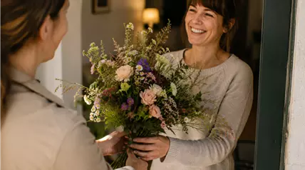 Teil 3 Bild 1 Blumen verschenken.png