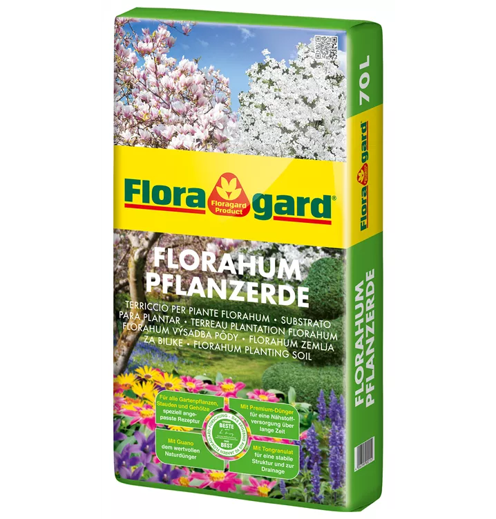 Spezialerde für Pflanzarbeiten im Gartenbeet